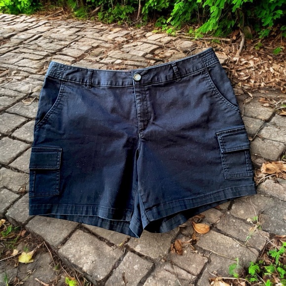 Dockers Black Twill Cargo Shorts - Picture 3 of 13